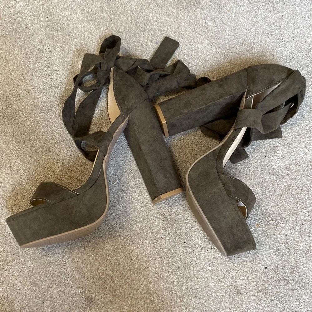Fashion Nova Olive Green Plot Twist Platform Wrap Up Heels Size 9